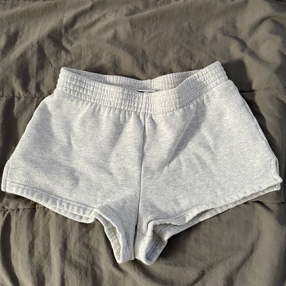 TNA perfect 2” sweatshorts - Picture 3 of 5